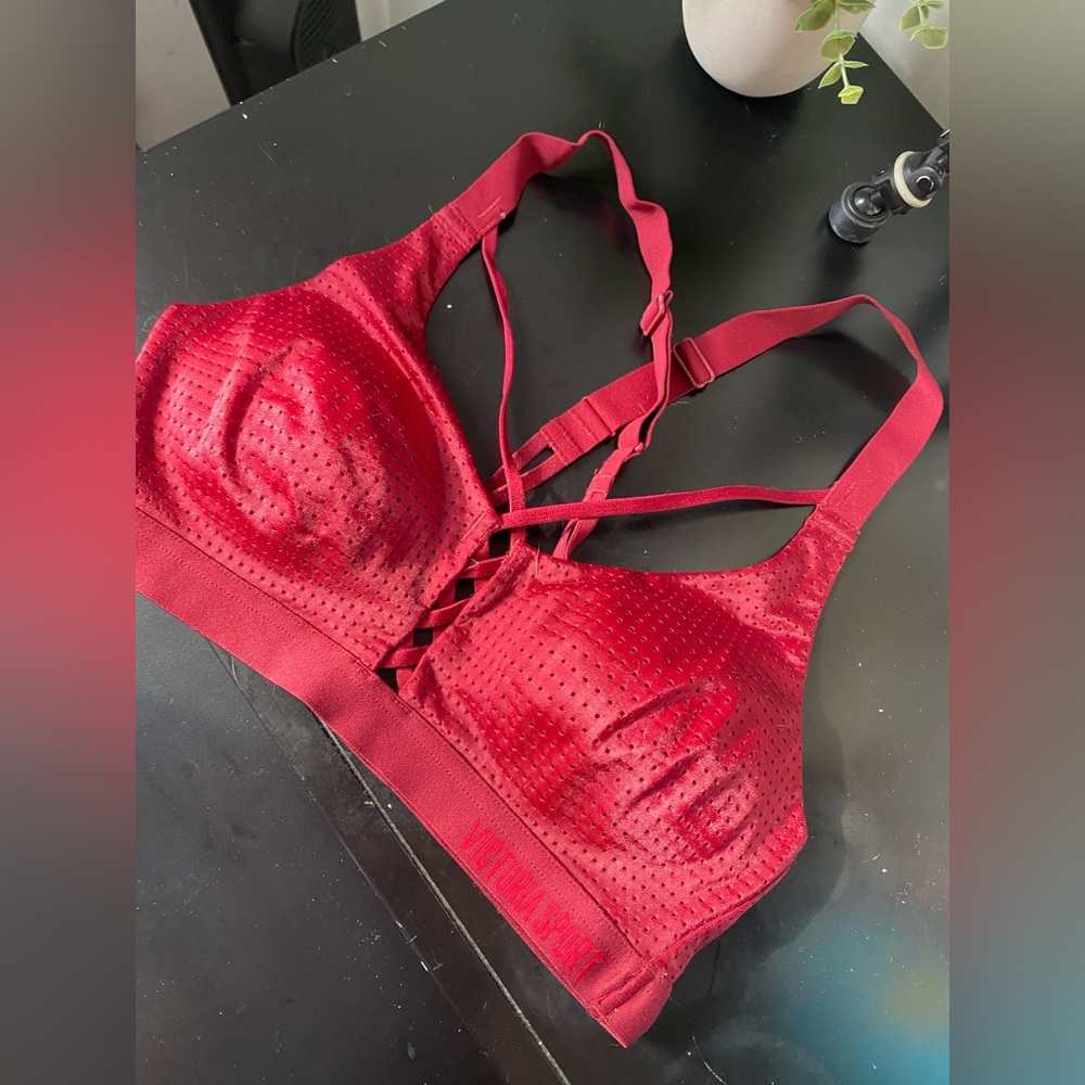 Victorias secret sport • sport bras size small • red